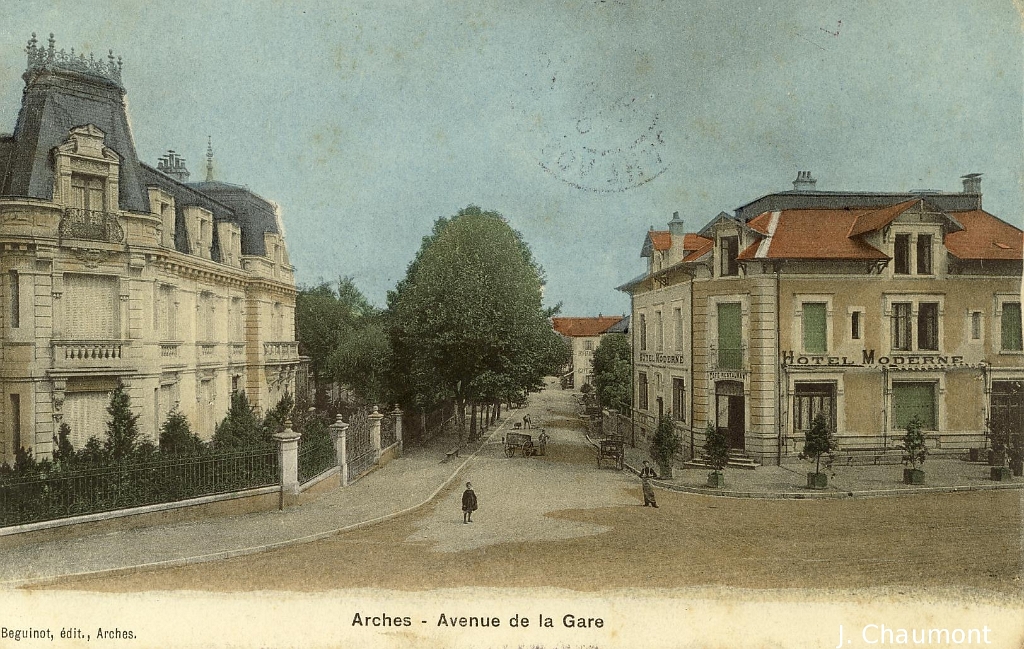 Arches - Avenue de la Gare.JPG